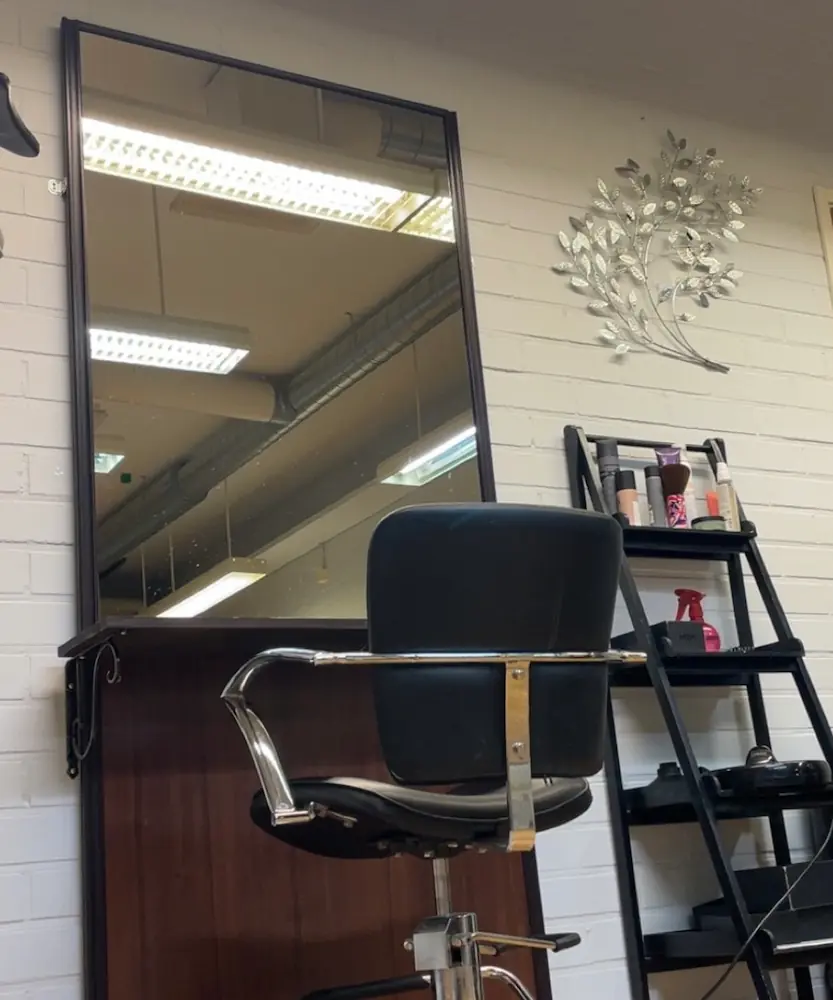 Valokuva Ressbarber parturi-kampaamon sisätiloista