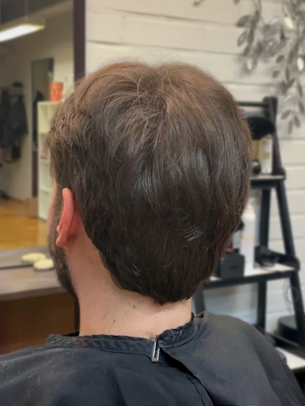 Miesten kerrostusleikkaus Ressbarber Kokkolassa.